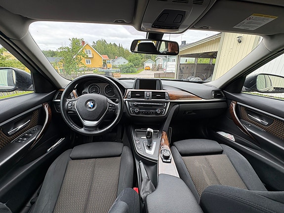 BMW 320d 11 of 16
