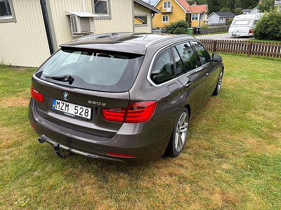 BMW 320d 5 of 16