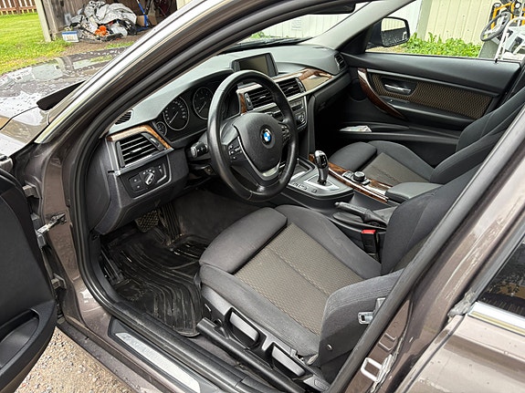 BMW 320d 9 of 16