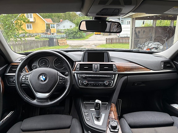 BMW 320d 12 of 16