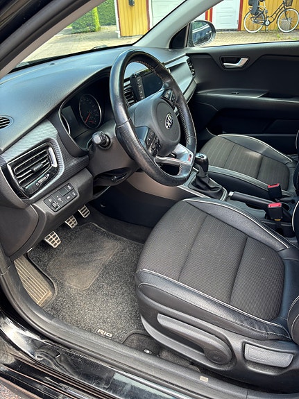 Kia Rio 5 of 5