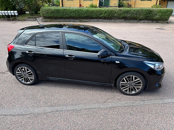 Kia Rio 2 of 5