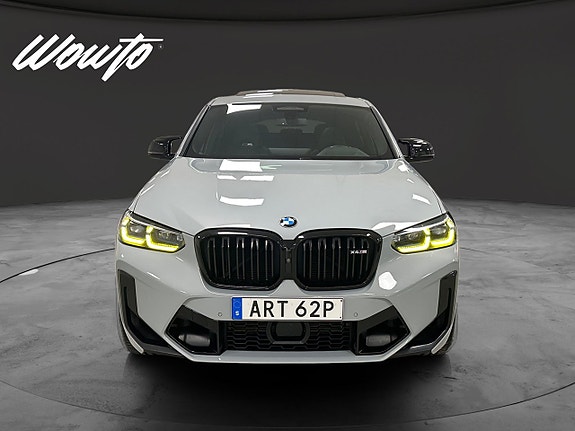 BMW X4 2 of 5