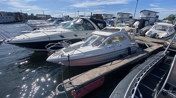 Grandezza 23 OC -07 Volvo Penta D3-190 -07 3 of 5