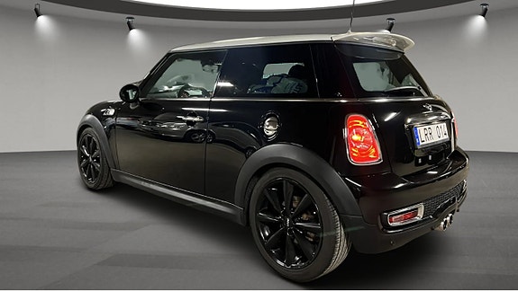 MINI Cooper S 5 of 5