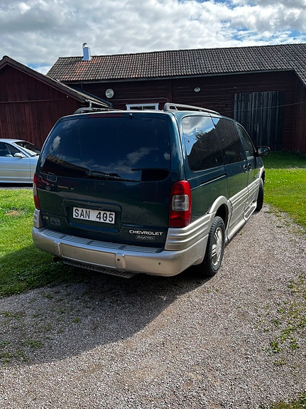 Chevrolet Trans Sport 7 of 8
