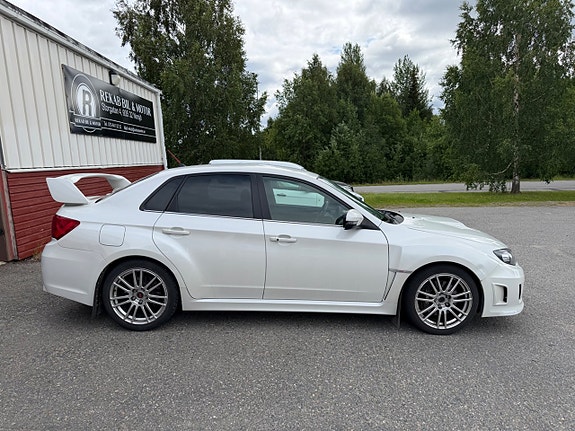 Subaru WRX 4 of 5