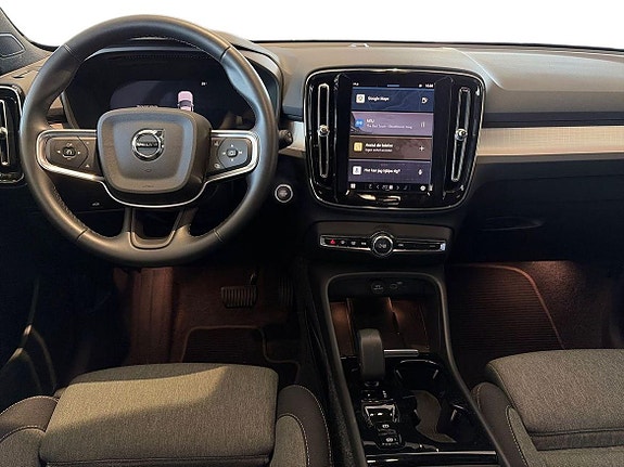Volvo XC40 13 of 19