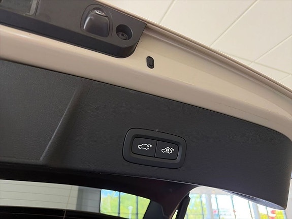 Volvo XC40 18 of 19