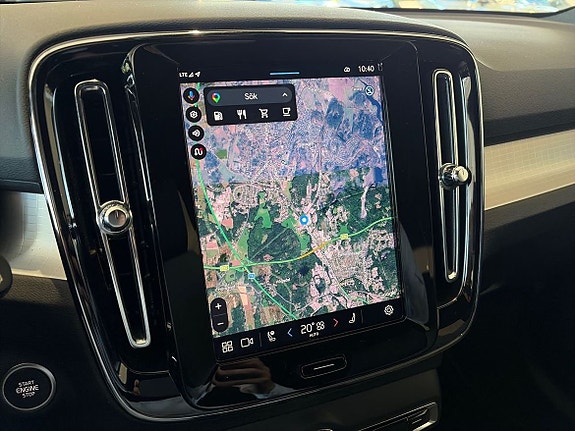 Volvo XC40 14 of 19
