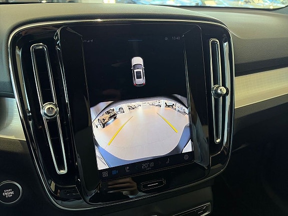 Volvo XC40 15 of 19