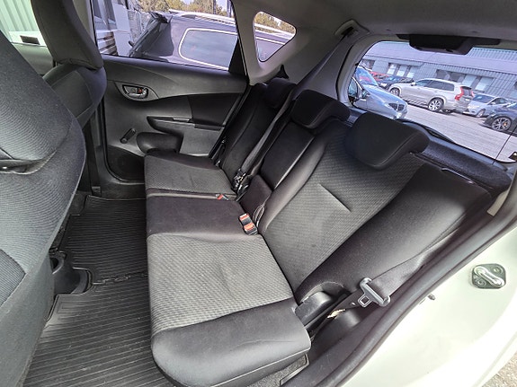 Toyota Verso-S 11 of 14