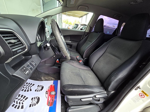 Toyota Verso-S 13 of 14