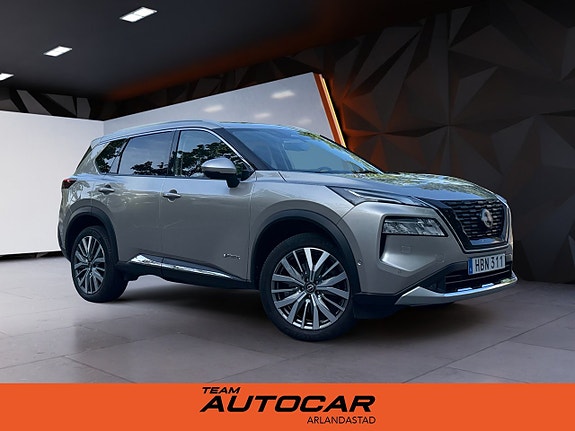 Nissan X-Trail 2 of 5