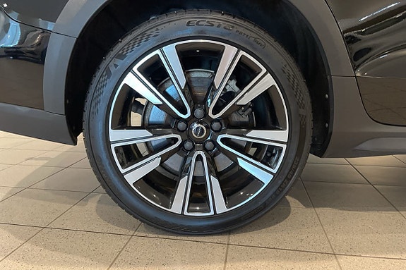 Volvo V60 Cross Country 5 of 5