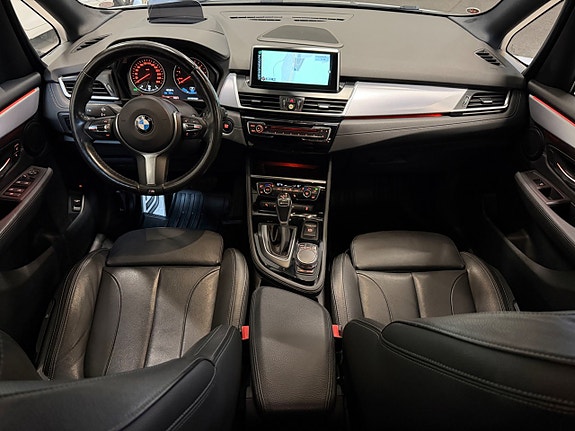 BMW 225xe 16 of 21