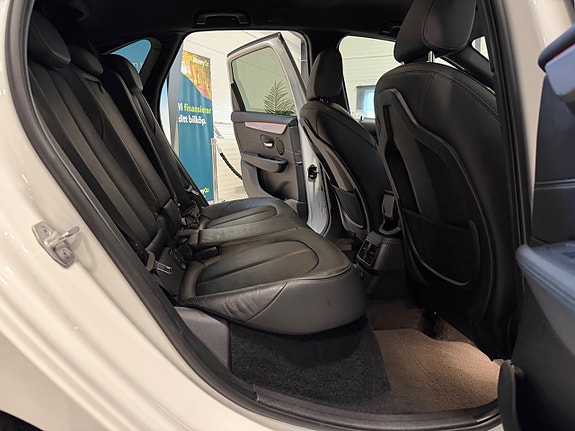 BMW 225xe 9 of 21