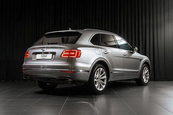 Bentley Bentayga 4 of 5