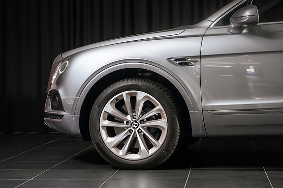 Bentley Bentayga 6 of 18