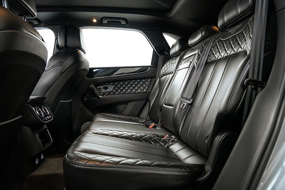 Bentley Bentayga 10 of 18