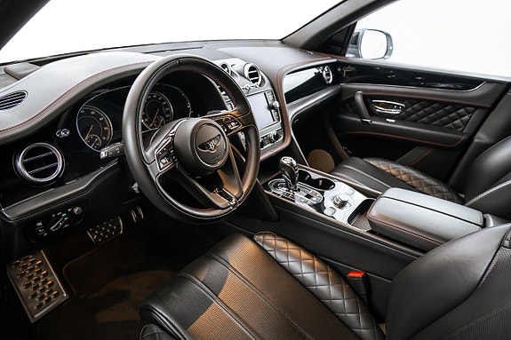 Bentley Bentayga 7 of 18