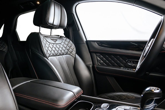Bentley Bentayga 17 of 18