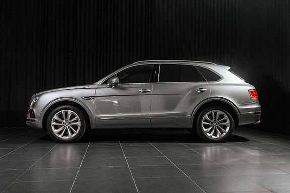Bentley Bentayga 2 of 5