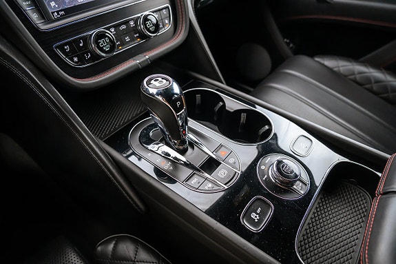Bentley Bentayga 14 of 18