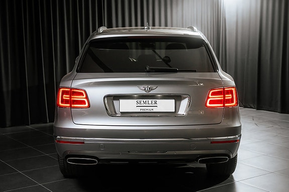 Bentley Bentayga 5 of 5