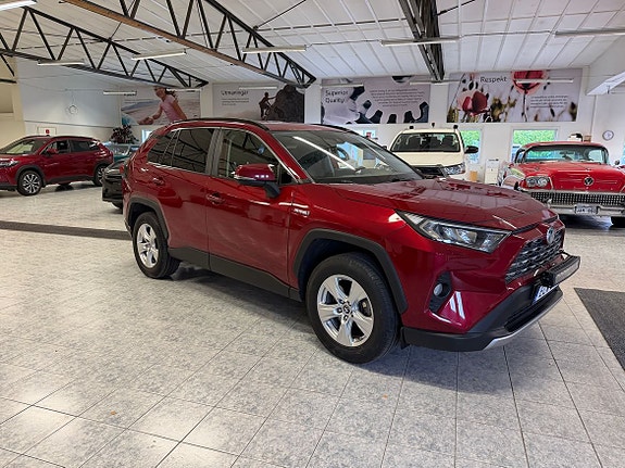 Toyota RAV4 2 of 5