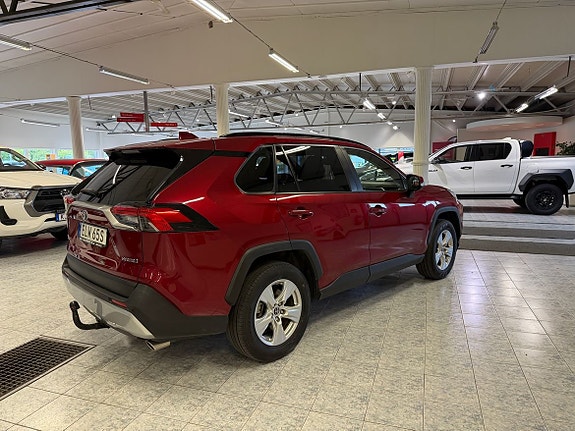 Toyota RAV4 4 of 5