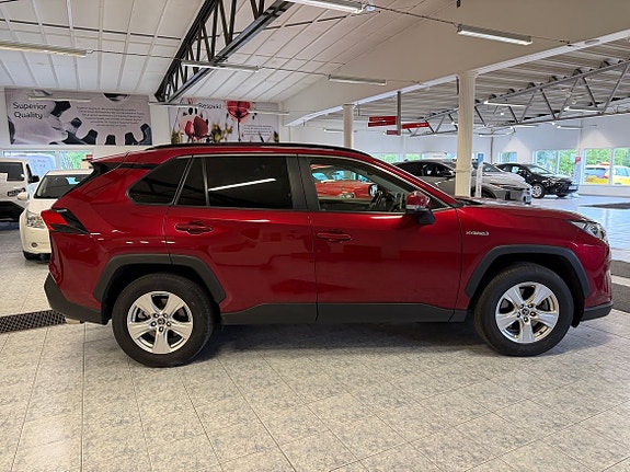 Toyota RAV4 3 of 5