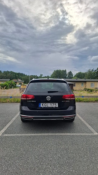 Volkswagen Passat Alltrack 5 of 18