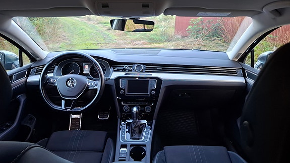 Volkswagen Passat Alltrack 13 of 18