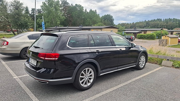 Volkswagen Passat Alltrack 3 of 18
