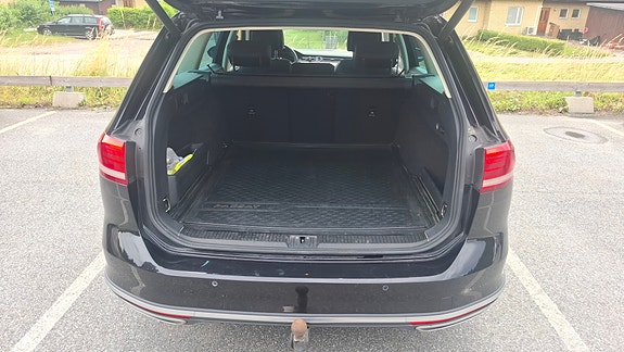Volkswagen Passat Alltrack 16 of 18
