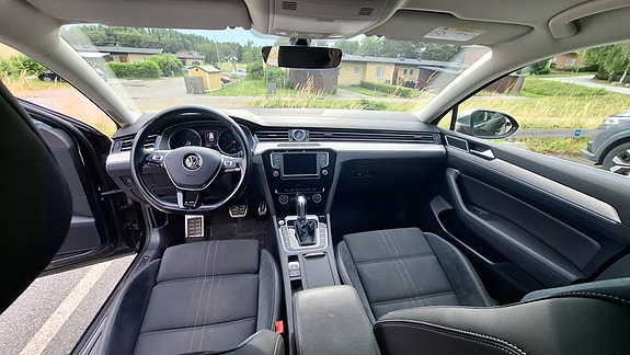 Volkswagen Passat Alltrack 14 of 18