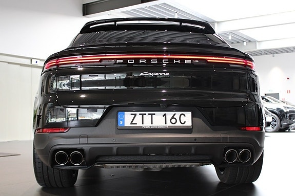Porsche Cayenne 7 of 15