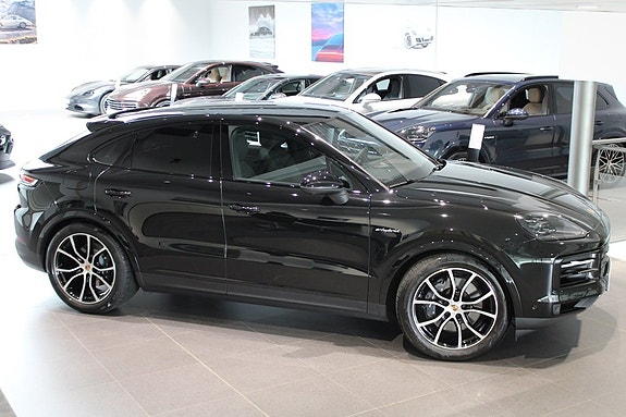 Porsche Cayenne 8 of 15