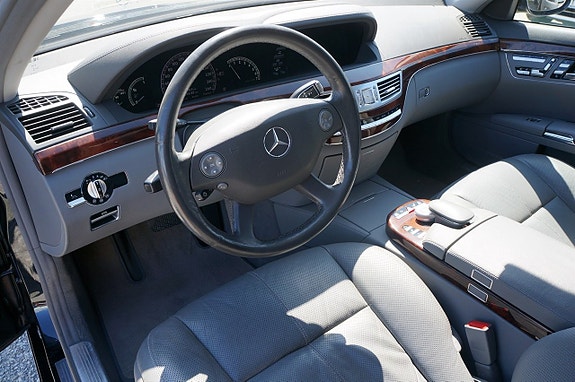 Mercedes-Benz S500 11 of 25
