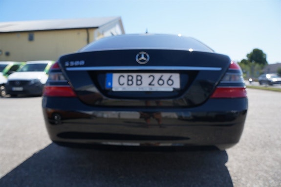 Mercedes-Benz S500 4 of 5