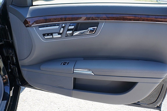 Mercedes-Benz S500 10 of 25