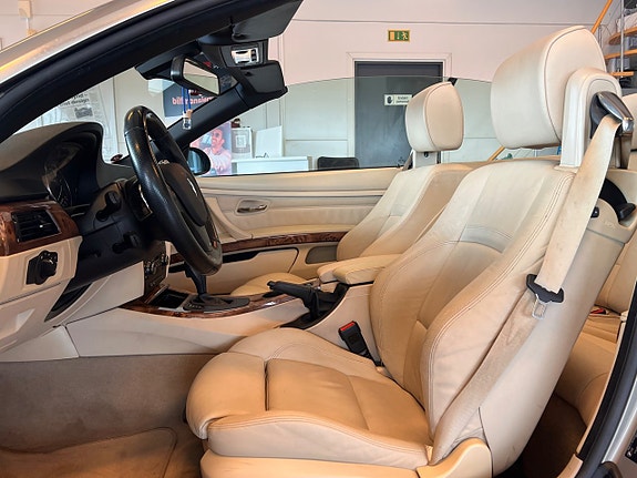 BMW 335i 9 of 11