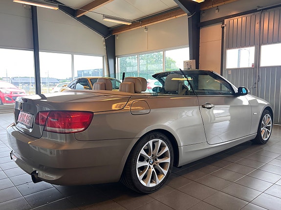 BMW 335i 3 of 5