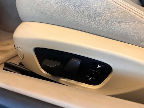 BMW 335i 8 of 11
