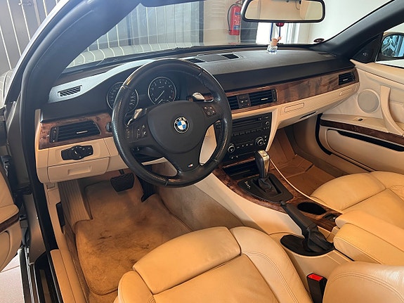 BMW 335i 7 of 11