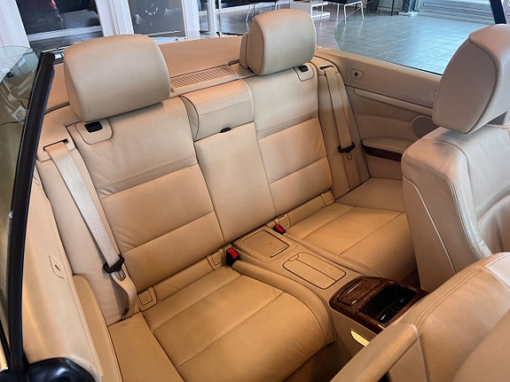 BMW 335i 11 of 11