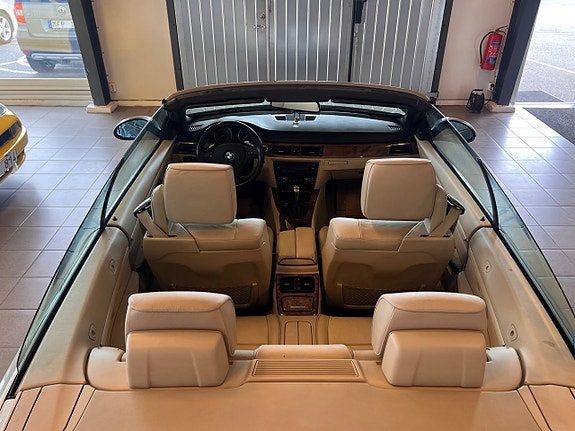 BMW 335i 6 of 11
