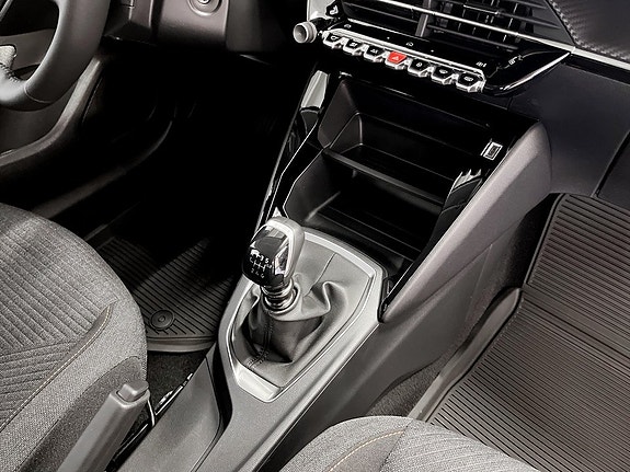 Peugeot 208 11 of 14