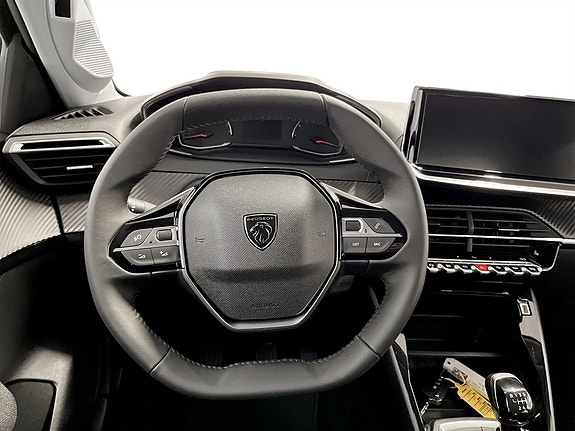 Peugeot 208 8 of 14